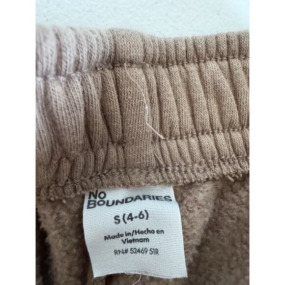 4 for $10 No boundaries Fleece Biege Shorts S - Picture 6 of 6